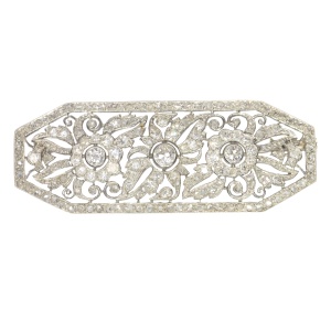 French Vintage Art Deco diamond brooch set in platinum